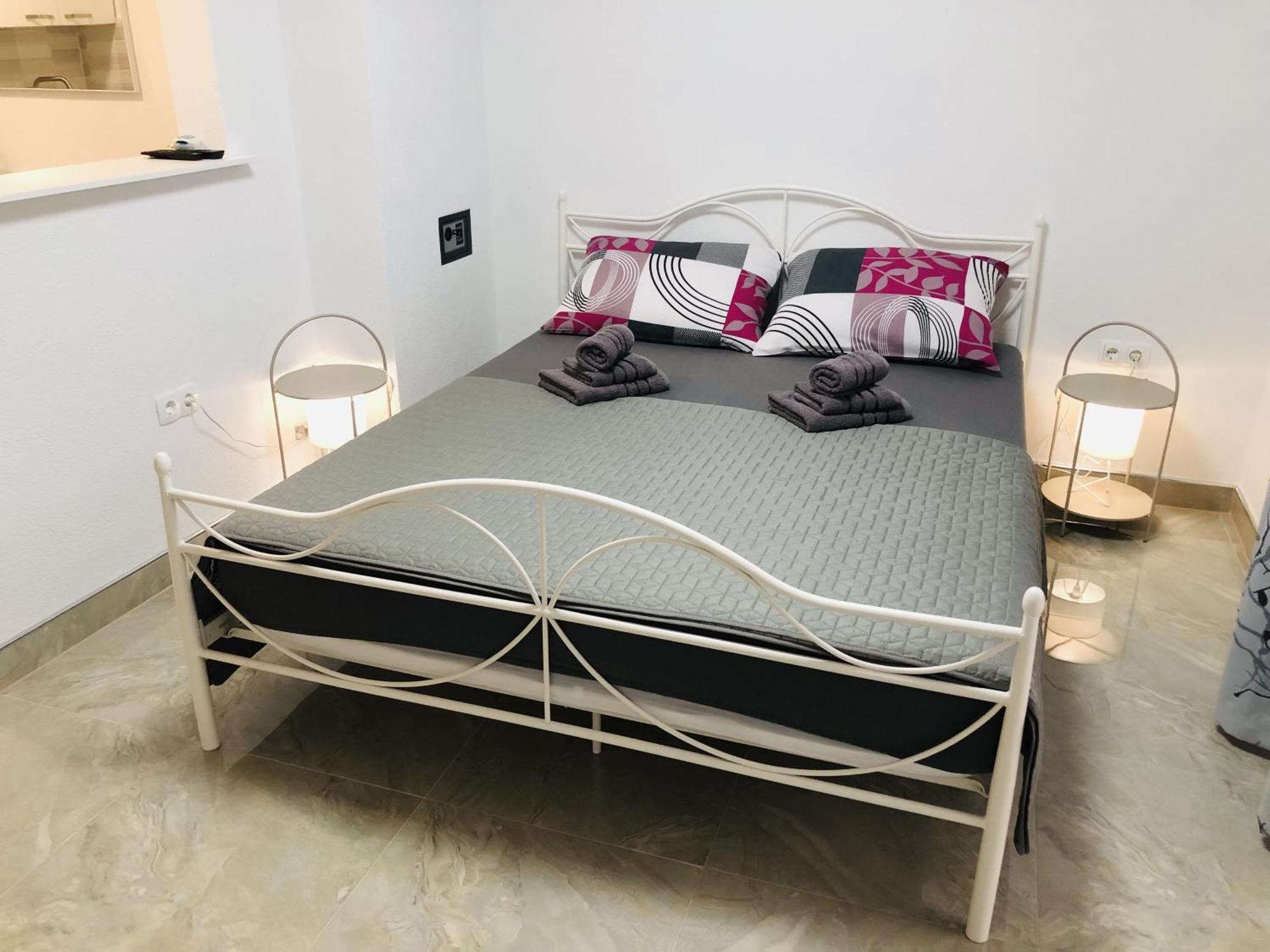 Apartmani Ema Traù Esterno foto